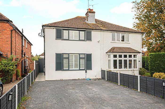3 Bedroom Semi-detached House For Sale In Guildford, Surrey, GU1