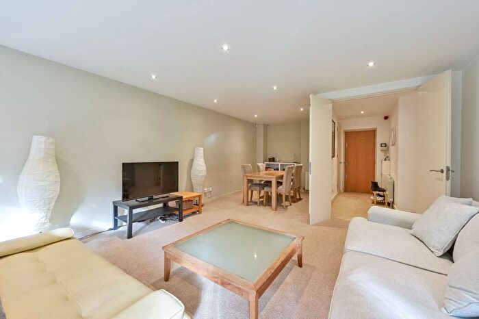 3 Bedroom Flat For Sale In Putney Hill, Putney, London, SW15
