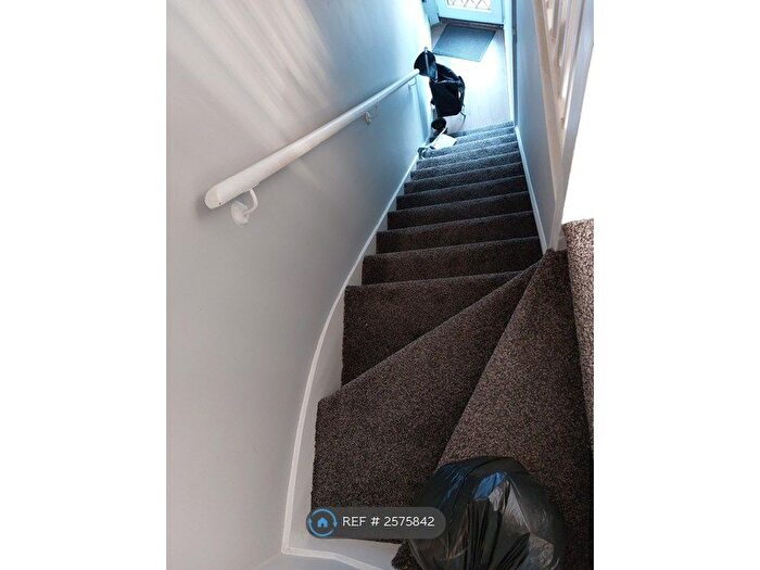 1 Bedroom Flat To Rent In Ashtree Avenue, London, CR4