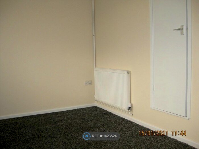 1 Bedroom Flat To Rent In Roebuck Glade, Willenhall, WV12