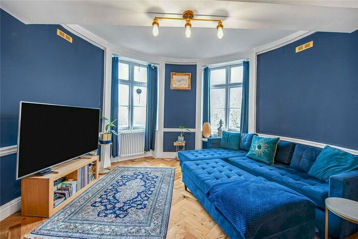 1 Bedroom Flat To Rent In Kennington Park Road, London, SE11