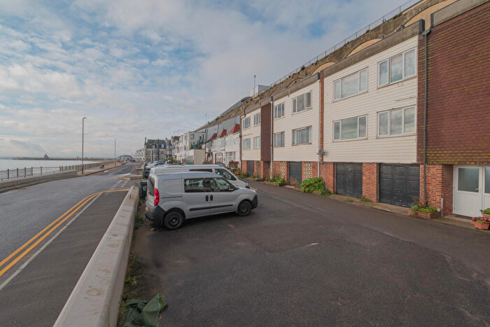 1 Bedroom Flat For Sale In Granville Marina Court, Ramsgate, CT11