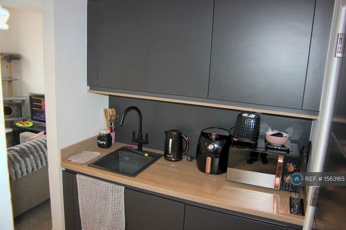 1 Bedroom Flat To Rent In Memorial Road, Worsley, Manchester, M28
