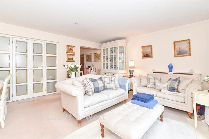 2 Bedroom Apartment For Sale In Shippam Street, Chichester, West Sussex, PO19