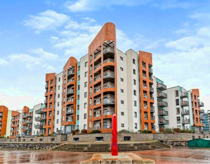 2 Bedroom Apartment To Rent In Newfoundland Way, Portishead, BS20