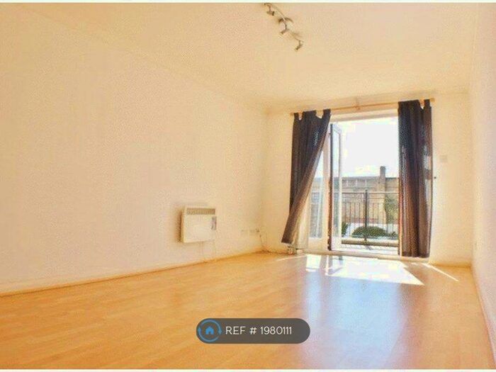 2 Bedroom Flat To Rent In Regents Court, Kingston Upon Thames, KT2