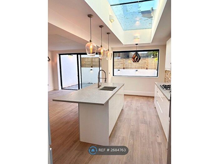 3 Bedroom Flat To Rent In Fernhead Road, London, W9