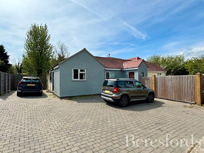 3 Bedroom Bungalow For Sale In The Street, Kirby-le-Soken, CO13