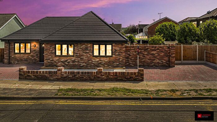 2 Bedroom Detached Bungalow For Sale In Clare Road, Benfleet, SS7