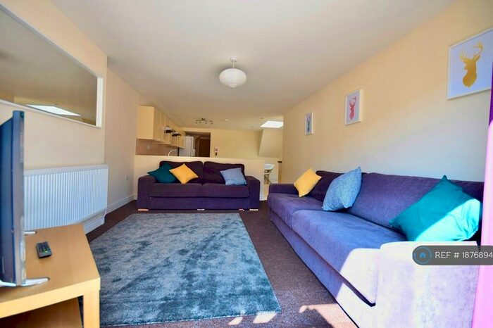 9 Bedroom Terraced House To Rent In Coburn Street, Cardiff, CF24