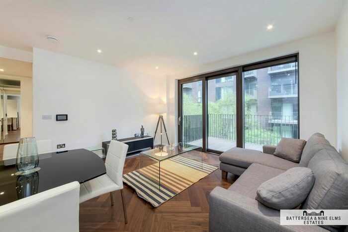 2 Bedroom Flat To Rent In Capital Building, Embassy Gardens, SW11