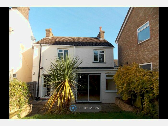 3 Bedroom Detached House To Rent In Summer Street, Nr Luton, LU1