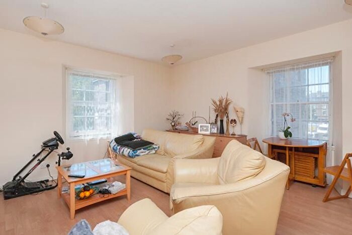 2 Bedroom Flat To Rent In Smiths Place, Edinburgh, EH6