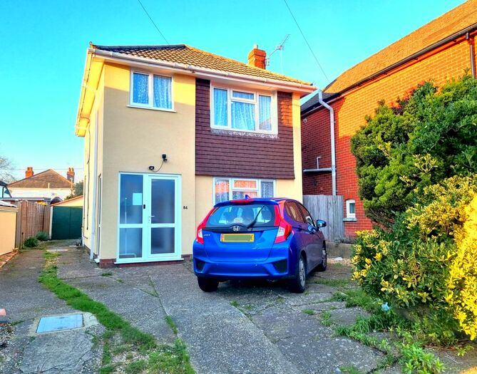 3 Bedroom Detached House To Rent In Rumbridge Street, Totton, Southampton, SO40