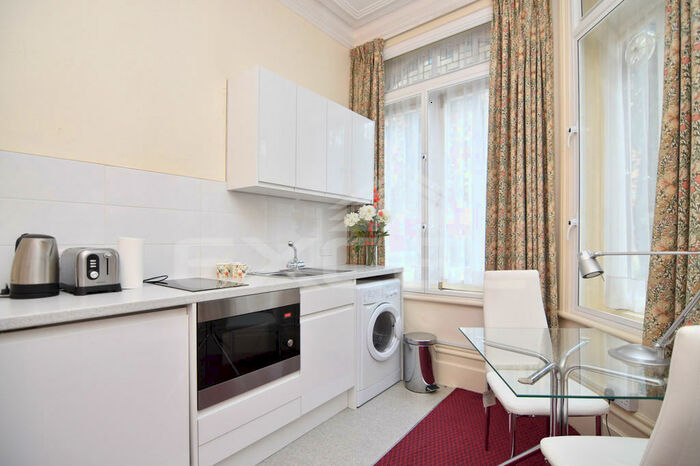 Studio To Rent In Canfield Gardens, South Hampstead, London, NW6