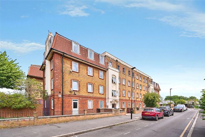2 Bedroom Flat For Sale In Milner Road, Stratford, London, E15