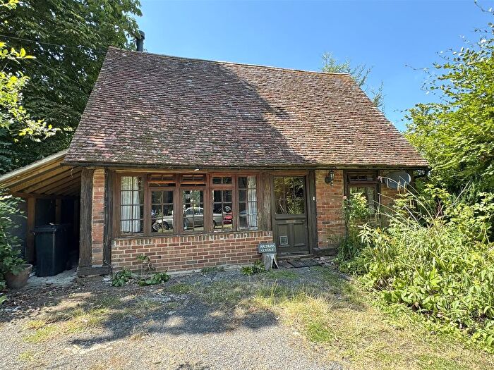 1 Bedroom Detached House To Rent In Tattlebury Lane, Headcorn, TN27