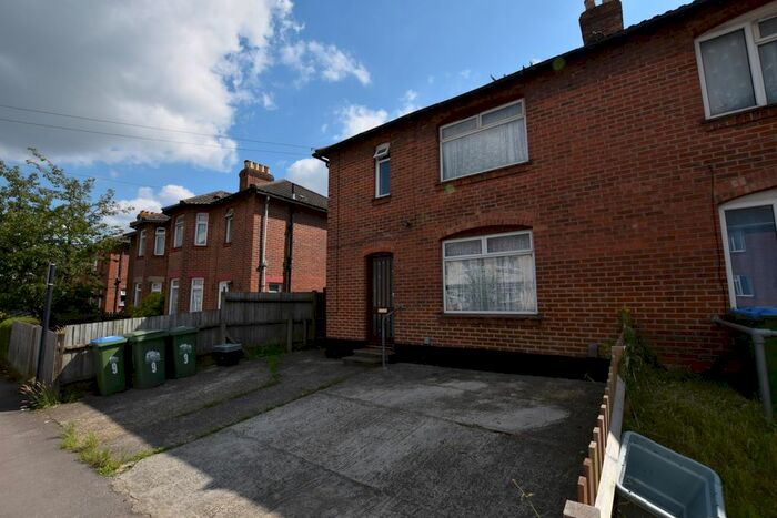 4 Bedroom Semi-Detached House To Rent In Harefield Road, Southampton SO17