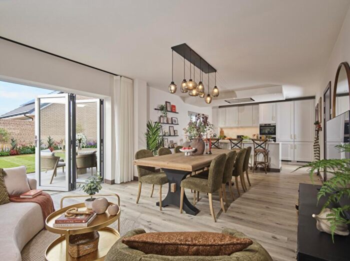 5 Bedroom Detached House For Sale In Thornwood Park, Thornwood, Epping, CM16