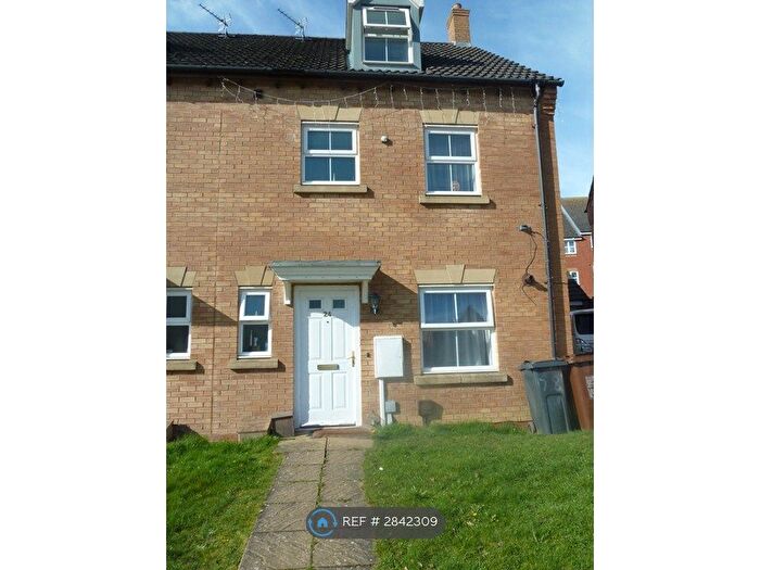 4 Bedroom End Terrace House To Rent In Bennett Road, Corby, NN18