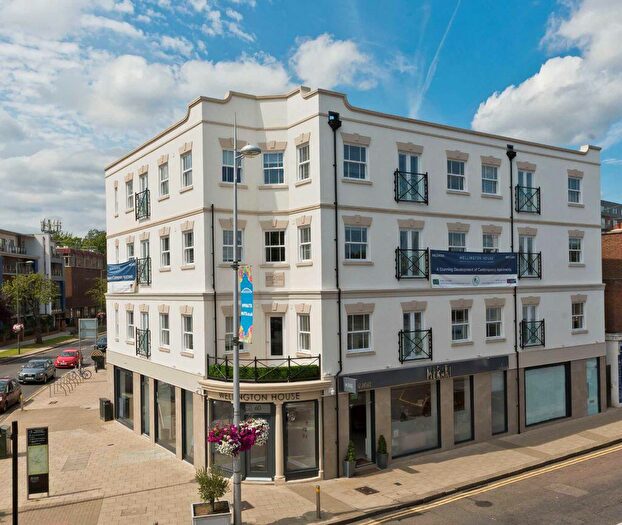 1 Bedroom Flat To Rent In High Street, Walton-On-Thames, KT12