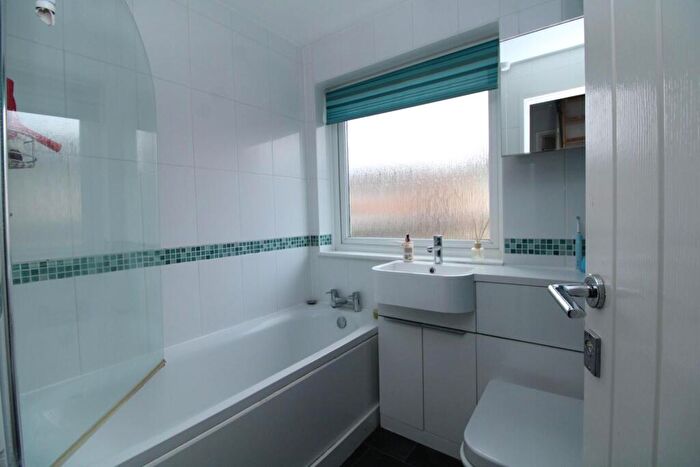 3 Bedroom Semi-Detached House For Sale In Winthrop Road, Bury St. Edmunds, IP33