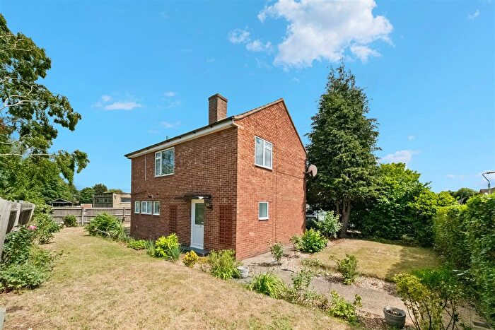 3 Bedroom Detached House To Rent In Bury Avenue, Hayes, UB4