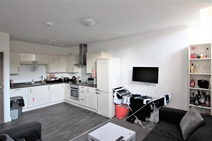 4 Bedroom Private Hall To Rent In Flat, Pitt Street, Lancaster, LA1