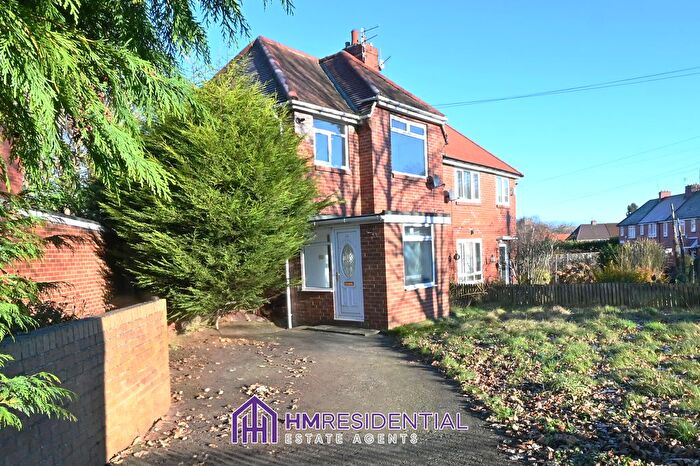 3 Bedroom Semi-Detached House To Rent In Fenham Hall Drive, Fenham, Newcastle Upon Tyne, NE4