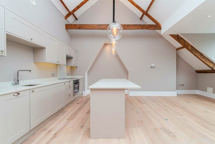 2 Bedroom Apartment To Rent In West Avenue, Gosforth, Newcastle Upon Tyne, NE3