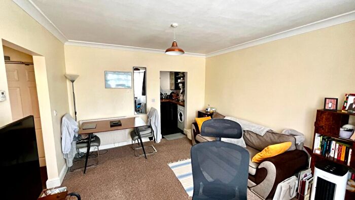 1 Bedroom Flat To Rent In Chessington Road, Epsom, KT19