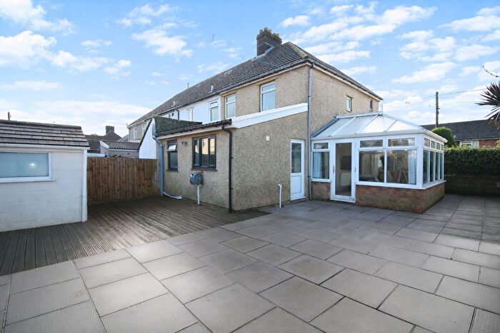 3 Bedroom Semi-Detached House For Sale In Poplar Road, Rhydyfelin, Pontypridd, CF37