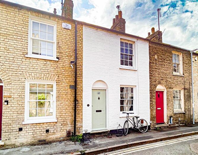 2 Bedroom Terraced House For Sale In Orchard Street, Cambridge, CB1