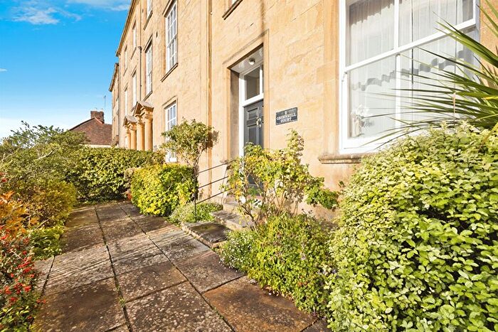 2 Bedroom Flat For Sale In Greenhill, Sherborne, DT9