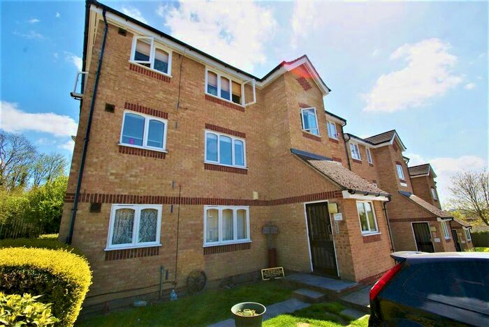 Studio To Rent In Bonchurch Court, Oakhill Road, Purfleet, RM19