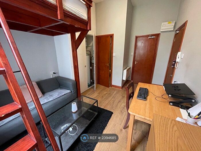 1 Bedroom Flat To Rent In Harrington Square, London, NW1