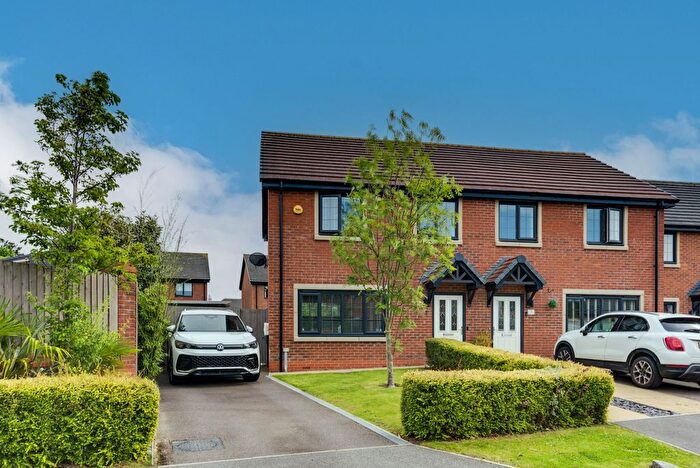 3 Bedroom Semi Detached House For Sale In Honeysuckle Close, Congleton, CW12