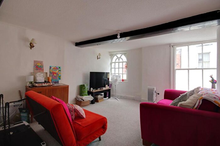 1 Bedroom Flat To Rent In Church Street, Newent, GL18