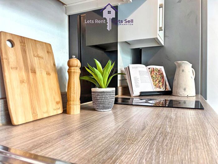 2 Bedroom Flat To Rent In London Road, SO15