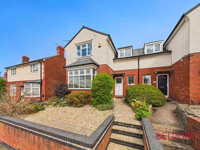 3 Bedroom Semi-Detached House For Sale In Sandhurst Avenue, Mansfield, NG18