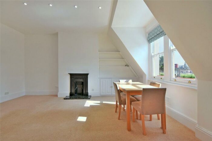 2 Bedroom Flat To Rent In Brondesbury Villas, Queens Park, NW6