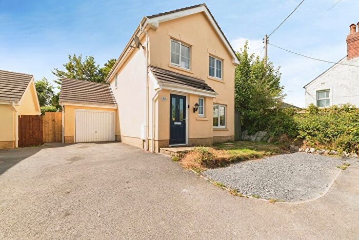 3 Bedroom Detached House For Sale In Maes Y Wennol, Carmarthen, Carmarthenshire, SA31