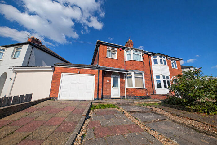 3 Bedroom Semi Detached House For Sale In The Circle, Leicester, LE5