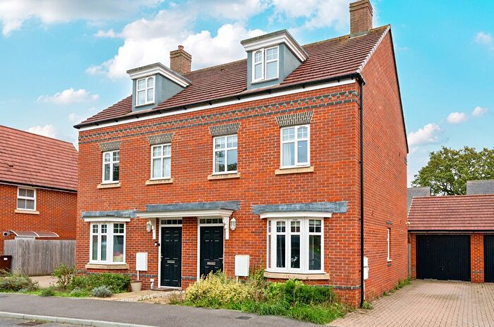 3 Bedroom Semi-Detached House For Sale In Walnut Close, Braishfield, Romsey, Hampshire, SO51