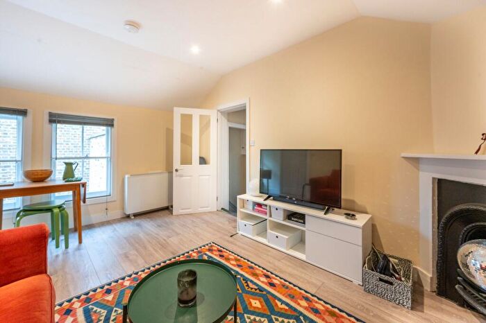 1 Bedroom Flat To Rent In Randolph Road, , Walthamstow Village, London, E17