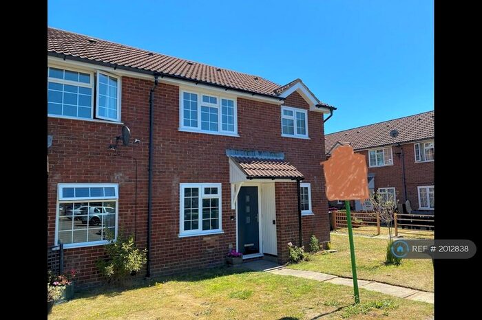 1 Bedroom Semi-Detached House To Rent In Snowdon Close, Eastbourne, BN23