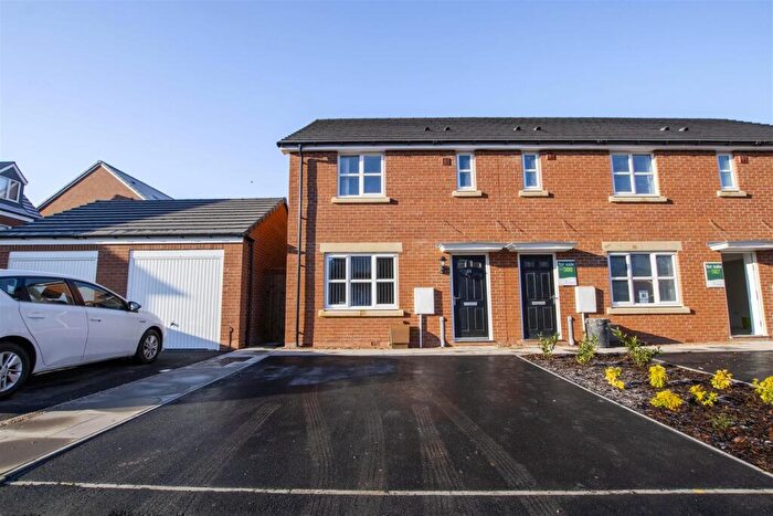 3 Bedroom House To Rent In Heroes Drive, Birmingham, West Midlands, B29