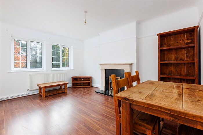 2 Bedroom Flat To Rent In Kew Road, Richmond, TW9