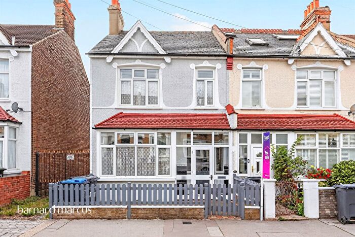 4 Bedroom End Of Terrace House For Sale In Howberry Road, Thornton Heath, CR7