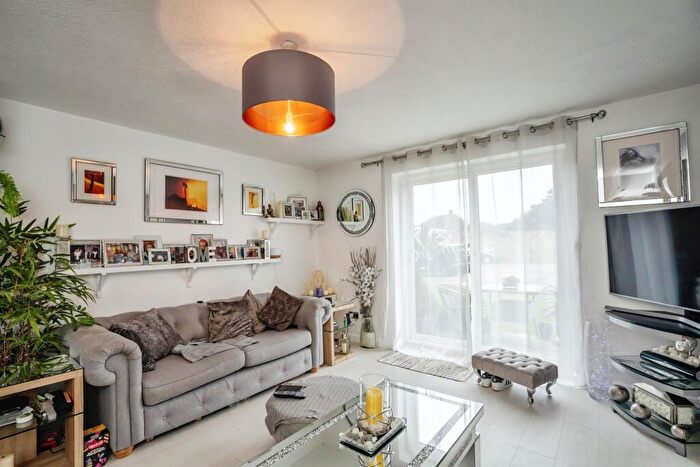 1 Bedroom Flat For Sale In Elmer Road, Bognor Regis, PO22